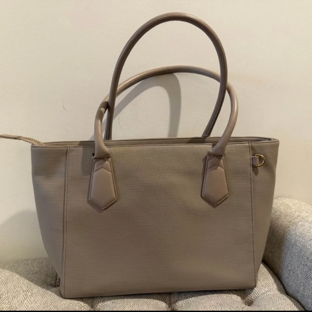 Dagne Dover Signature Classic Tote - Picture 5 of 11